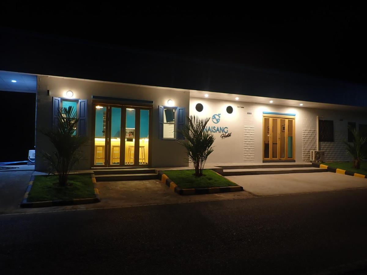 צ'ומפון Naisang Hostel מראה חיצוני תמונה