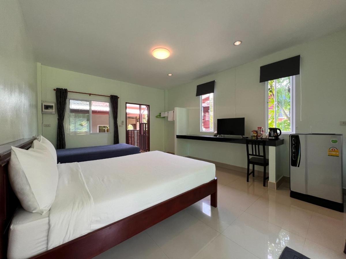 צ'ומפון Naisang Hostel מראה חיצוני תמונה
