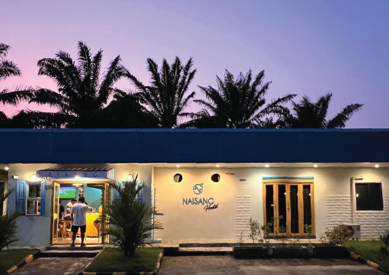 צ'ומפון Naisang Hostel מראה חיצוני תמונה