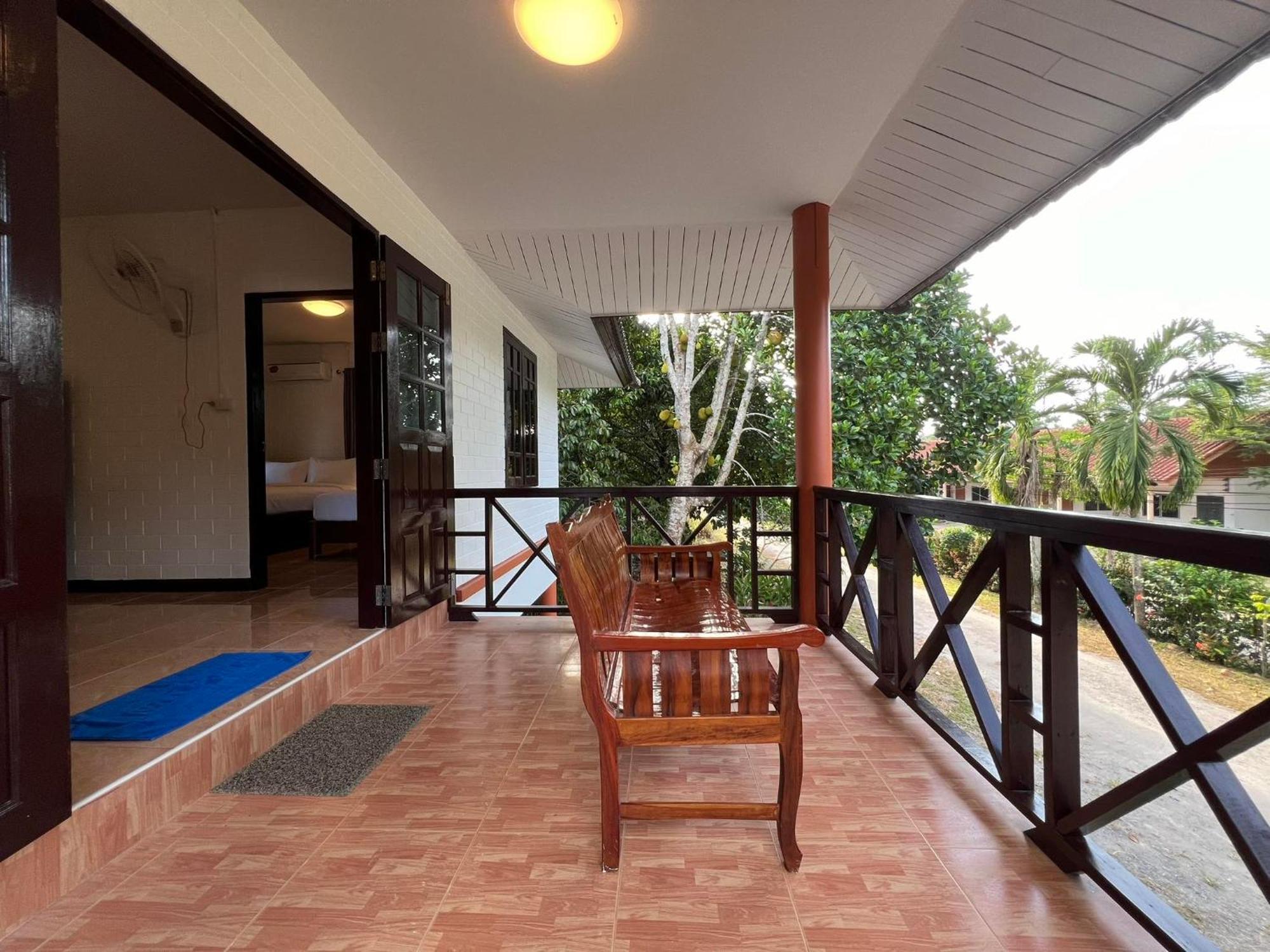 צ'ומפון Naisang Hostel מראה חיצוני תמונה